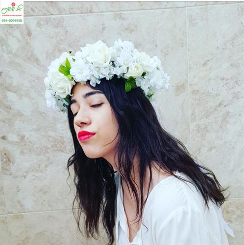 זר גדול לשיער בצבע קרם מפרחים מלאכותיים
