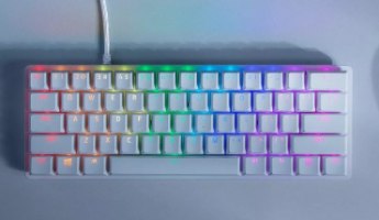מקלדת אופטית קומפקטית Razer Huntsman Mini Red Switch לבנה עם חיבור USB-C – תמונה 2