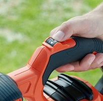 Black+Decker מפוח עלים עוצמתי דגם BEBLV300 נוח להפעלה