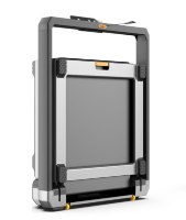 הליכון מתקפל WalkingPad MX16 – הליכון אפור וכסוף עומד מקופל על רקע לבן