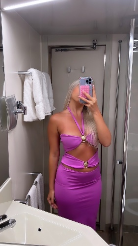 purple dress