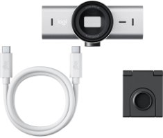 מצלמת רשת Logitech MX Brio 4K Ultra HD Pale Gray – המצלמה, כבל USB-C לבן ומתקן עגינה שחור
