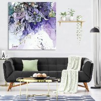 ציור מופשט סגול בסלון מודרני