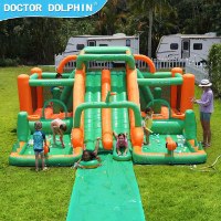 מתנפח מים עם מגלשה דו-מסלולית ומשטח החלקה W73029 מבית Doctor Dolphin