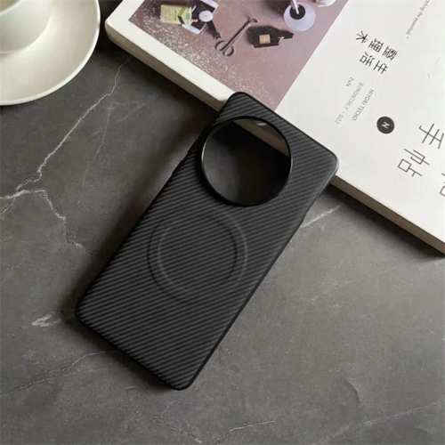 כיסוי מעוצב תומך Magsafe למכשיר ואן פלוס OnePlus 12 צבע שחור