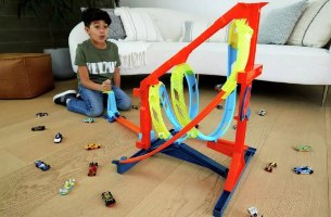 מסלול Hot Wheels Track Builder Unlimited Corkscrew Twist