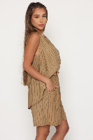 חליפת פסים חומה