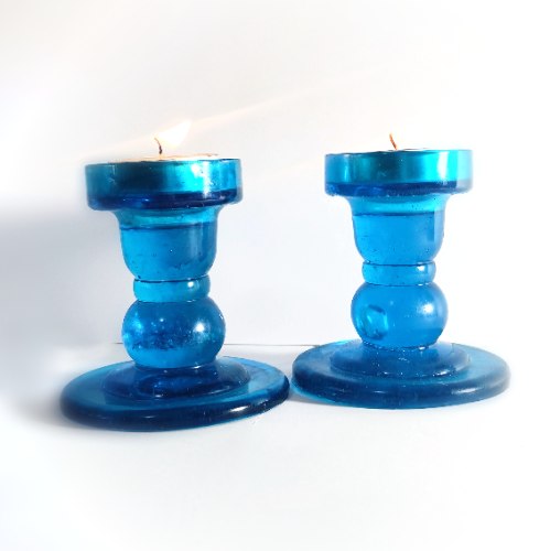 זוג פמוטי אפוקסי מעוצבים בגוון כחול ים צלול