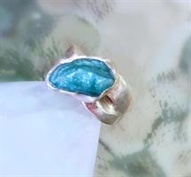 טבעת כסף עם אבן כחולה קיאנייט