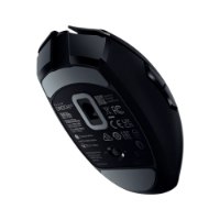 עכבר גיימינג אלחוטי צבע שחור Razer Orochi V2 – מציג את הצד התחתון של העכבר האלחוטי השחור עם חיישן אופטי ובורר חיבורים
