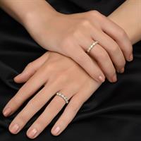 טבעת מגע האהבה משובצת יהלומים בזהב לבן או צהוב 14 קראט