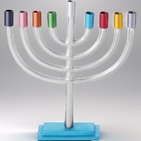 חנוכייה לנרות אלומיניום מהודרת עם קנים כסף נצנץ