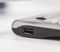 מקלדת S-board 840 עם חיבור USB וכניסות נוספות – עיצוב שטוח ונוח לעבודה ממושכת
