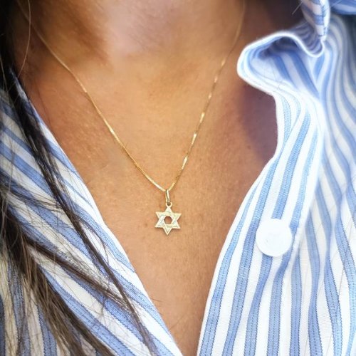 שרשרת זהב צהוב 14K עם תליון מגן דוד – עיצוב קלאסי ועדין