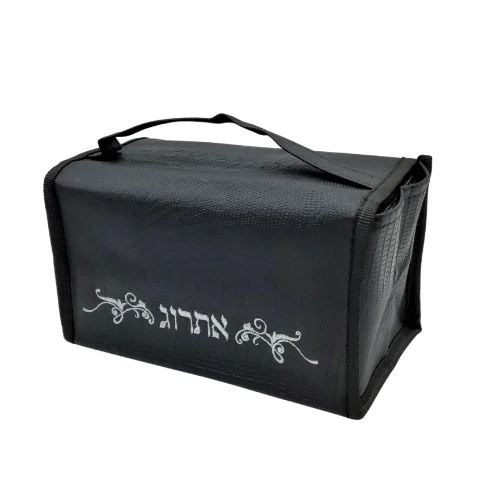 תיק אתרוג דמוי עור שחור מעוטר