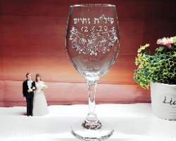 כוסות יין מעוצבות לחתונה |כוס יין לחופה