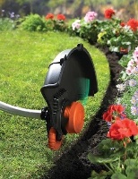 חרמש גינה חשמלי 900W מבית Black+Decker GL9035 לניקוי צמחים לא רצויים