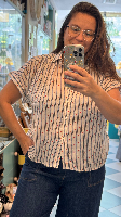 חולצת פסים ולבבות מכופתרת