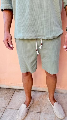 מכנס ברמודה ירוק