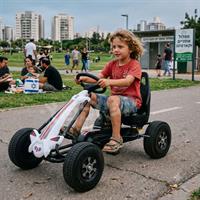 מכונית באגי קארטינג פדלים לילדים בצבע לבן CARTIN1 מבית קפיץ קפוץ