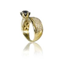 טבעת זהב 14 קרט משובצת יהלום שחור 2 קראט ויהלומים לבנים 1.1 קראט