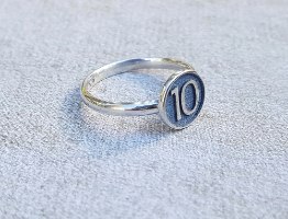 טבעת חותם קטנה בהתאמה אישית 10 S