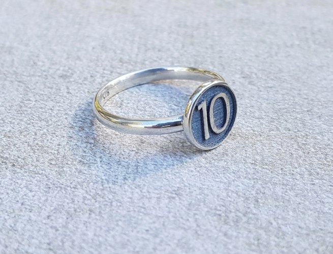 טבעת חותם קטנה בהתאמה אישית 10 S