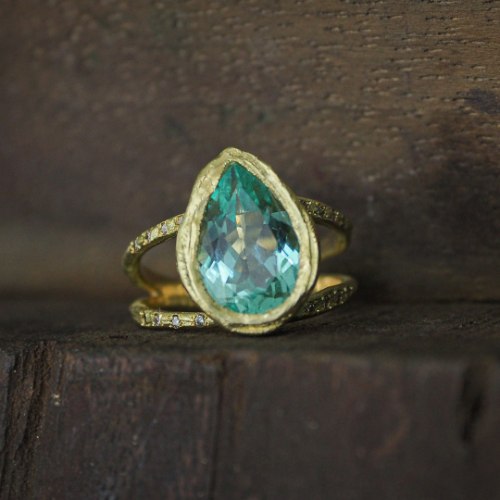 Green Beryl and Diamonds Ring