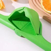 מסחטת הדרים ולימונים מתקפלת SqueezePro לסחיטה מקסימלית במינימום מאמץ