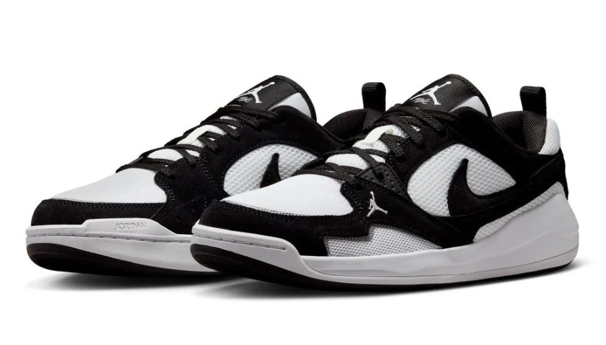 נעלי אייר ג'ורדן Nike Air Jordan CMFT שחור לבן