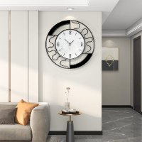 שעון קיר עגול גדול 80 ס"מ מודרני בעיצוב ייחודי, שעון פרזול מתכת שחורה, חוגה בצבע שיש לבן אפרפר