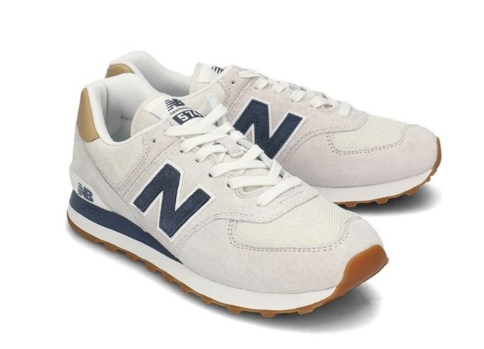 סניקרס ניו בלאנס 'New Balance 574 'Light Blue כחול בז'