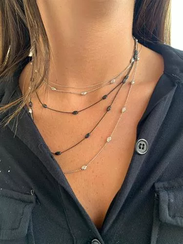 שרשרת ארוכה חרוזים שחורים