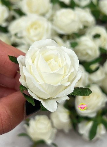 פרח משי ורד לבן 4 ס"מ - 5 יחידות