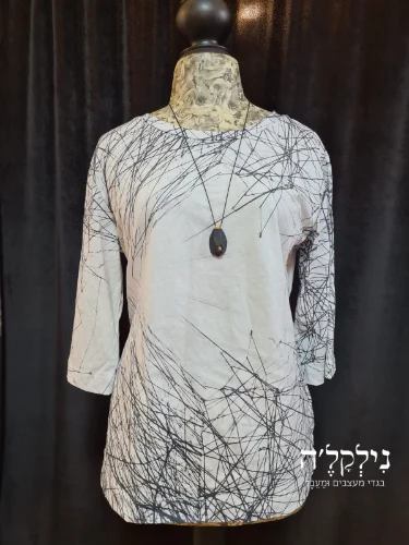 חולצת טי מרובעת