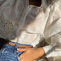 חולצת אדריאנה - עיטורי תחרה