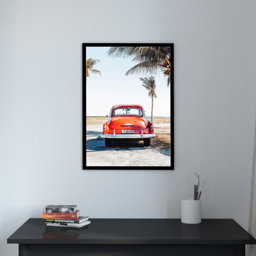 תמונת קנבס של רכב אספנות ישן בצבע אדום על החוף "Spice Up Life" |בודדת או לשילוב בקיר גלריה |