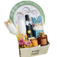 מארז מתנה יוקרתי לפסח עם צלחת פסח, יין וכוסות קריסטל
