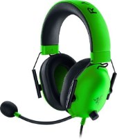 אוזניות גיימינג צבע ירוק Razer BlackShark V2 X – ירוקות ושחורות עם מיקרופון גמיש בולט על רקע לבן