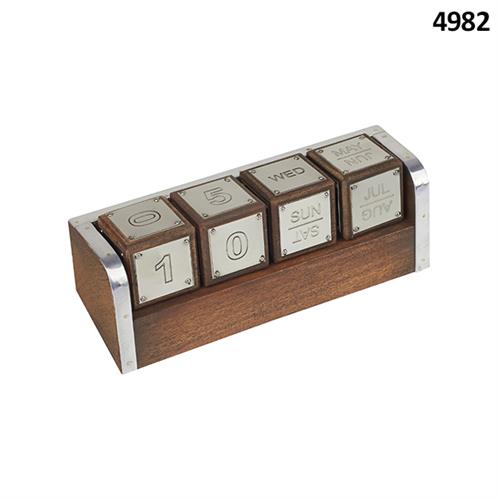 קלנדר שולחני מעץ קוביות עם לוחיות כרום 16X5 ס"מ דגם 4982