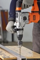 פטישון חשמלי Black+Decker BEHS03K-QS 1250W – פתרון עבודה יומיומי לבית ולסדנה.