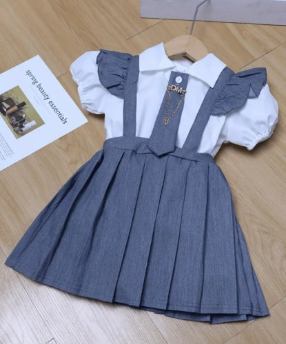 Pretty Pretty Pleats