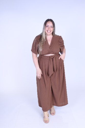 חליפת ג׳ואל חום
