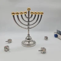 חנוכייה מעוצבת אלומיניום דגם חרוזים