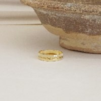 טבעת נישואין רחבה עם עיטור 4.5ממ רוחב