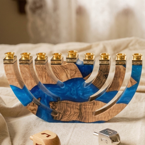 חנוכייה כחולה