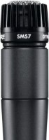 מיקרופון דינמי מקצועי Shure SM57-LCE – מיקרופון שחור בודד עם רשת כסופה בחלקו העליון