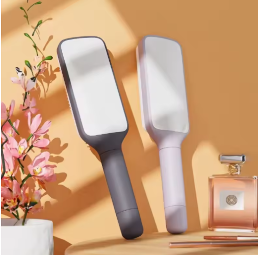ClickBrush - מסרק עם מנגנון ניקוי בלחיצה