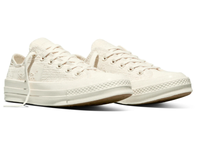 סניקרס Converse x One Star לבן קטיפה