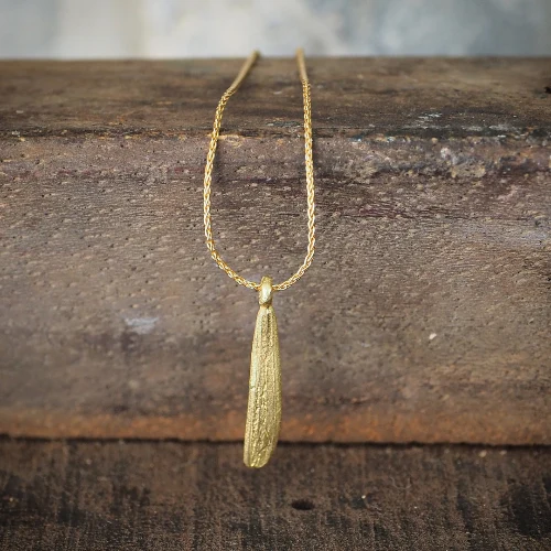 Delicate Autumn Leaf Pendant Necklace